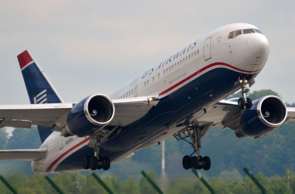 Photo of aircraft N249AU operated by US Airways