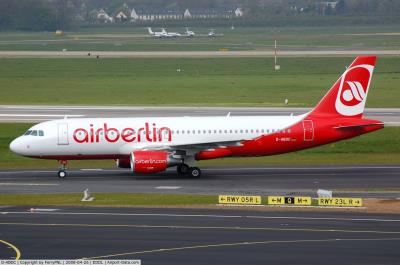 Image of aircraft registration D-ABDC - A A320-214 operated by Air Berlin