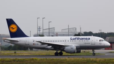 Image of aircraft registration D-AILI - A A319-114 operated by Lufthansa
