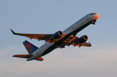 Photo of aircraft N712TW operated by Delta Air Lines