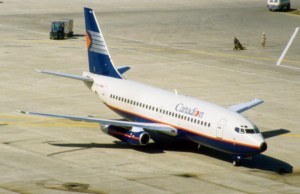Photo of aircraft C-GRCP operated by Canadian Airlines International