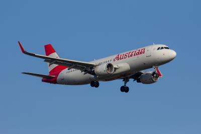 Photo of aircraft OE-LZF operated by Austrian Airlines