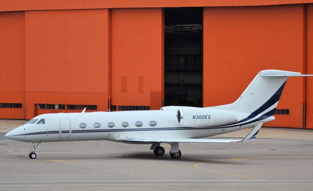 Photo of aircraft N300ES operated by Earth Star Inc