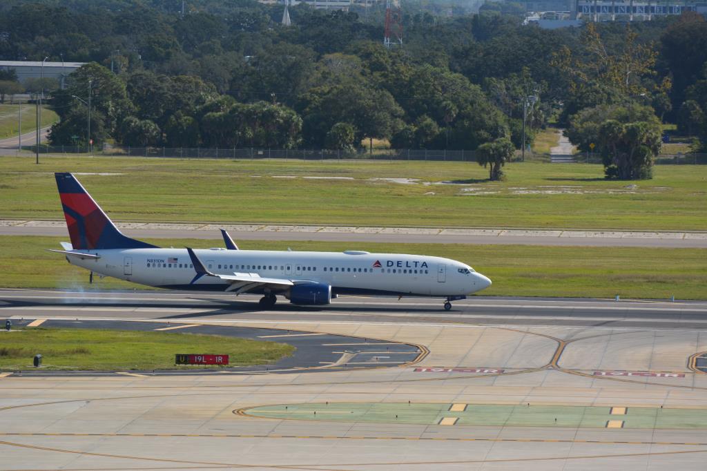 Photo of aircraft N831DN operated by Delta Air Lines