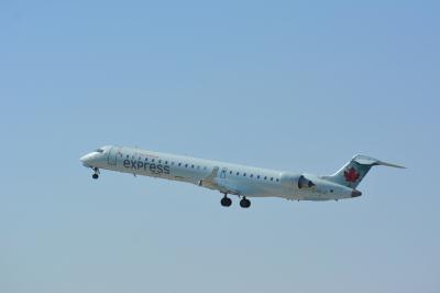 Photo of aircraft C-FKJZ operated by Air Canada Express