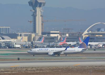 Photo of aircraft N77525 operated by United Airlines