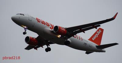 Image of aircraft registration OE-IJI - A A320-214(WL) operated by easyJet Europe