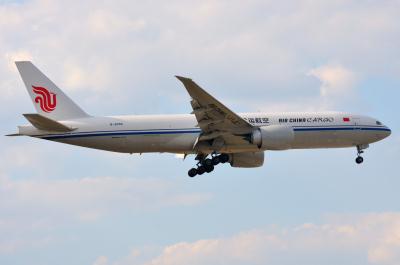Photo of aircraft B-2092 operated by Air China Cargo