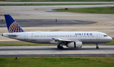 Photo of aircraft N405UA operated by United Airlines