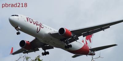 Photo of aircraft C-GHLU operated by Air Canada Rouge
