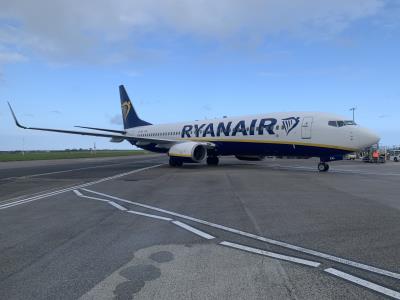 Photo of aircraft EI-EKL operated by Ryanair