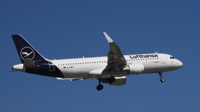 Photo of aircraft D-AIWD operated by Lufthansa
