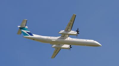 Photo of aircraft C-FUWE operated by WestJet Encore