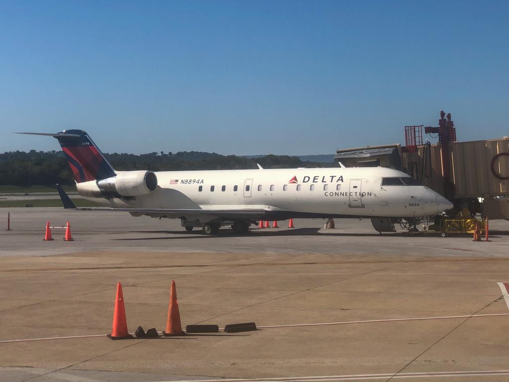 Photo of aircraft N8894A operated by Endeavor Air