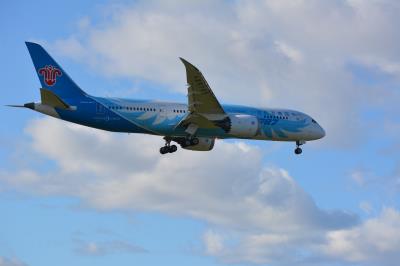 Image of aircraft registration B-2732 - A 787-8 Dreamliner operated by China Southern Airlines