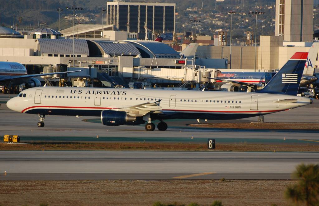 Photo of aircraft N195UW operated by US Airways