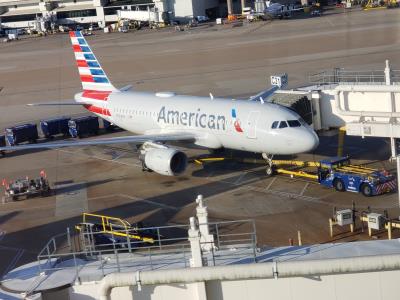 Photo of aircraft N764US operated by American Airlines