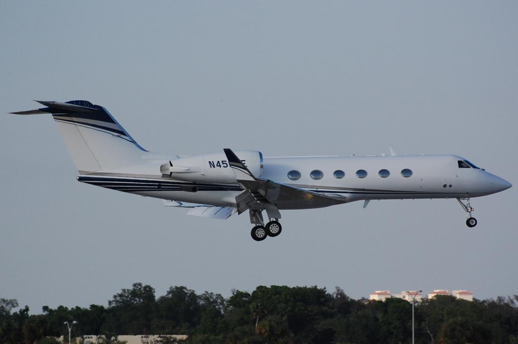 Photo of aircraft N450JE operated by N450JE LLC