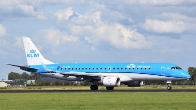 Image of aircraft registration PH-EZL - A ERJ-190-STD (ERJ-190-100) operated by KLM Cityhopper