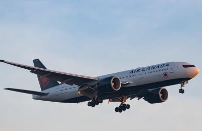 Photo of aircraft C-FNNH operated by Air Canada