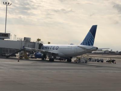 Photo of aircraft N880UA operated by United Airlines