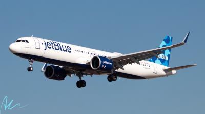 Photo of aircraft N2105J operated by JetBlue Airways