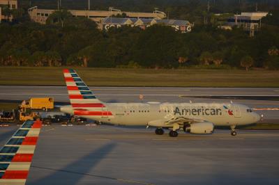Photo of aircraft N660AW operated by American Airlines