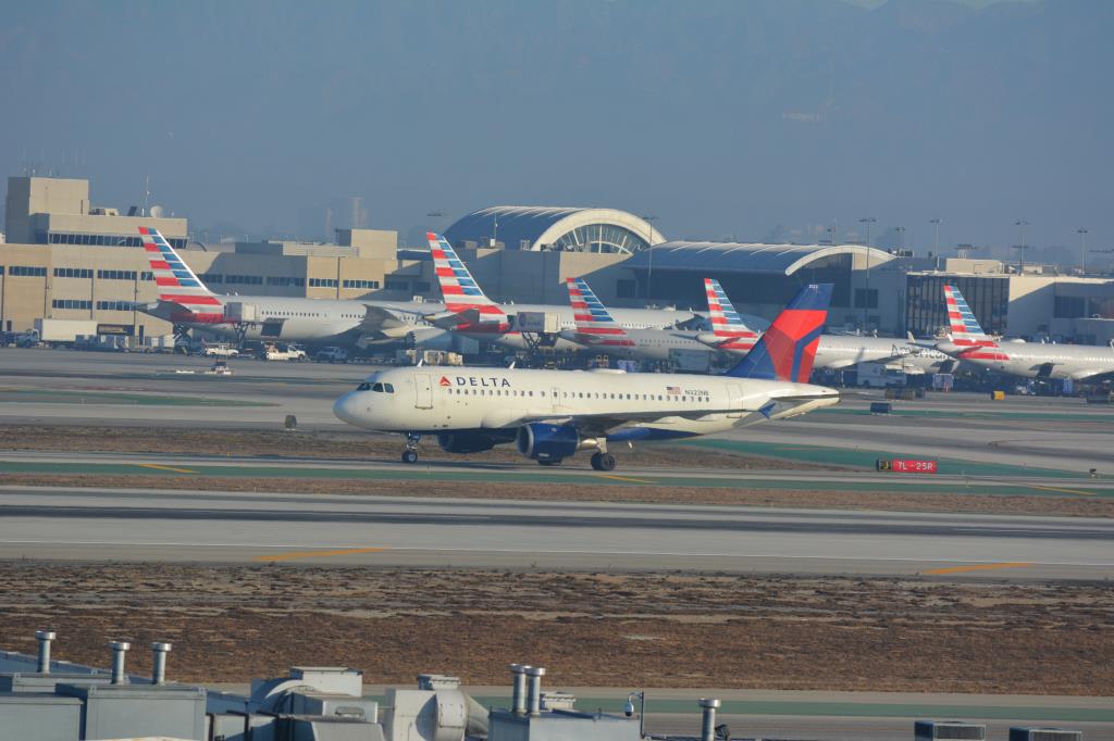 Photo of aircraft N322NB operated by Delta Air Lines