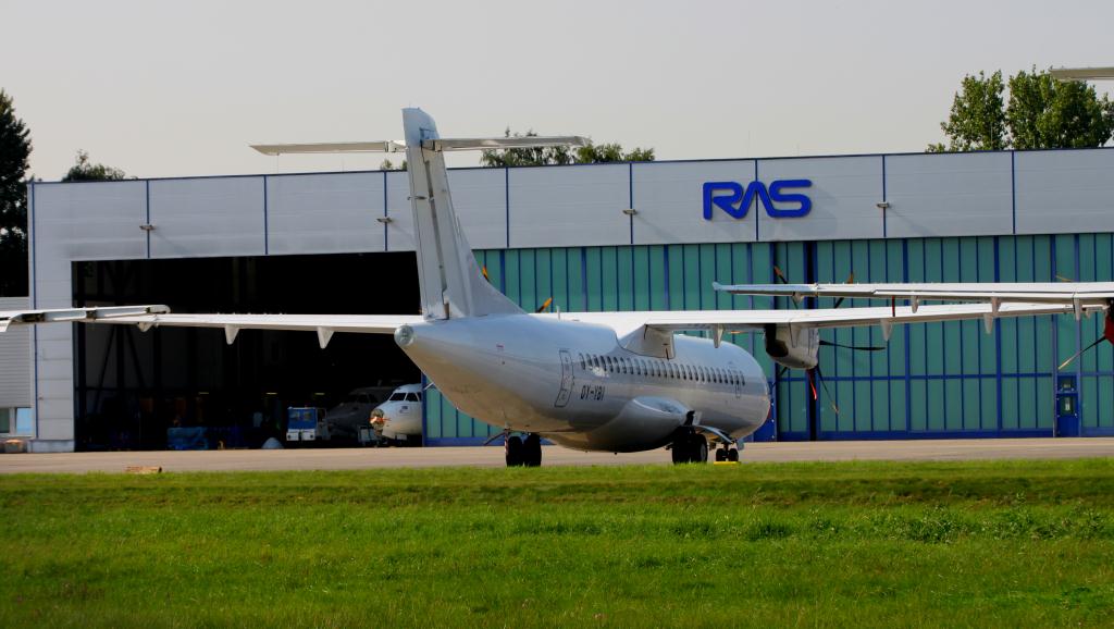 Photo of aircraft OY-YBI operated by Nordic Aviation Capital (NAC)