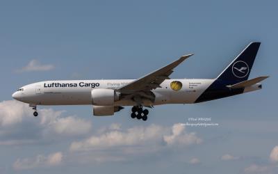 Photo of aircraft D-ALFG operated by Lufthansa Cargo