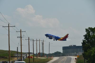 Photo of aircraft N221WN operated by Southwest Airlines