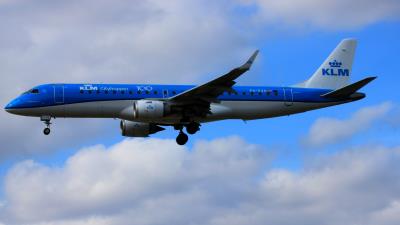 Image of aircraft registration PH-EZK - A ERJ-190-STD (ERJ-190-100) operated by KLM Cityhopper