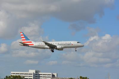 Photo of aircraft N402YX operated by American Eagle