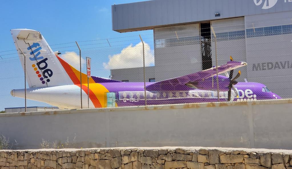 Photo of aircraft G-ISLF operated by Flybe