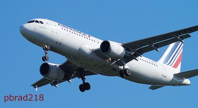 Image of aircraft registration F-HEPA - A A320-214 operated by Air France