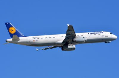 Photo of aircraft D-AIDP operated by Lufthansa