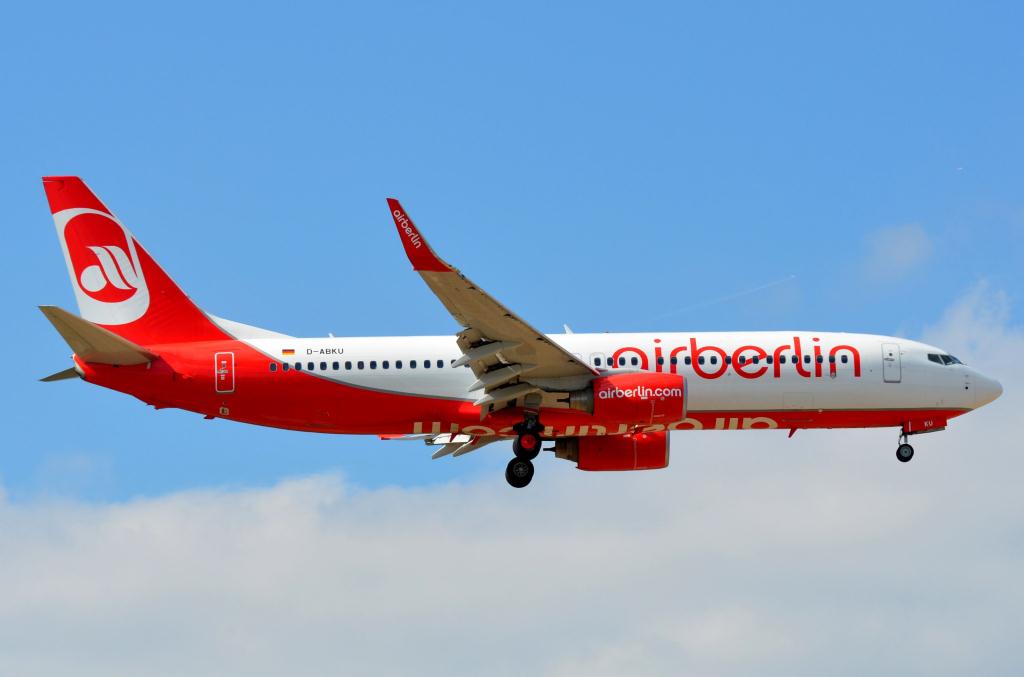 Photo of aircraft D-ABKU operated by Air Berlin