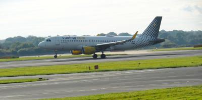 Image of aircraft registration EC-LVP - A A320-214(WL) operated by Vueling