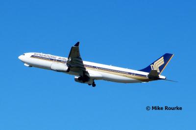 Photo of aircraft 9V-STA operated by Singapore Airlines