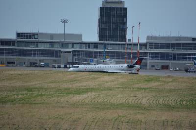 Image of aircraft registration C-FDJZ - A CRJ-705 operated by Air Canada Express