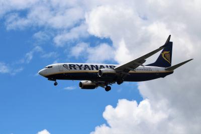 Photo of aircraft EI-EMC operated by Ryanair