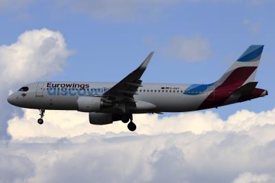 Photo of aircraft D-AIUY operated by Eurowings Discover
