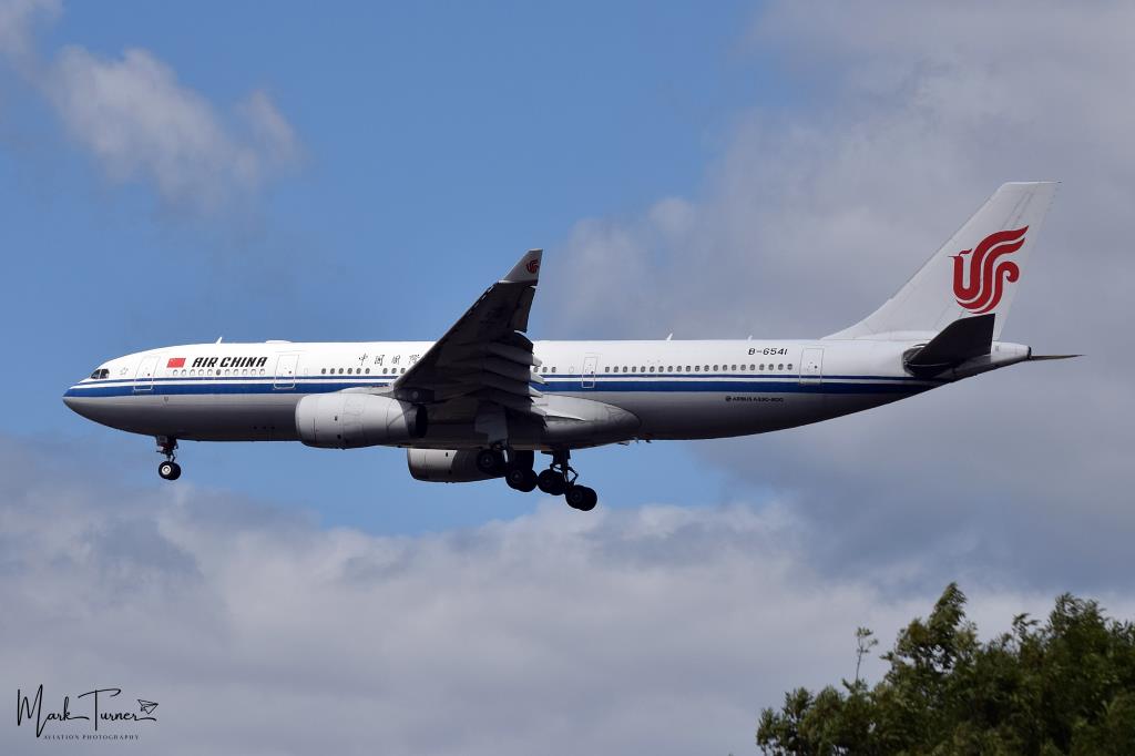 Photo of aircraft B-6541 operated by Air China