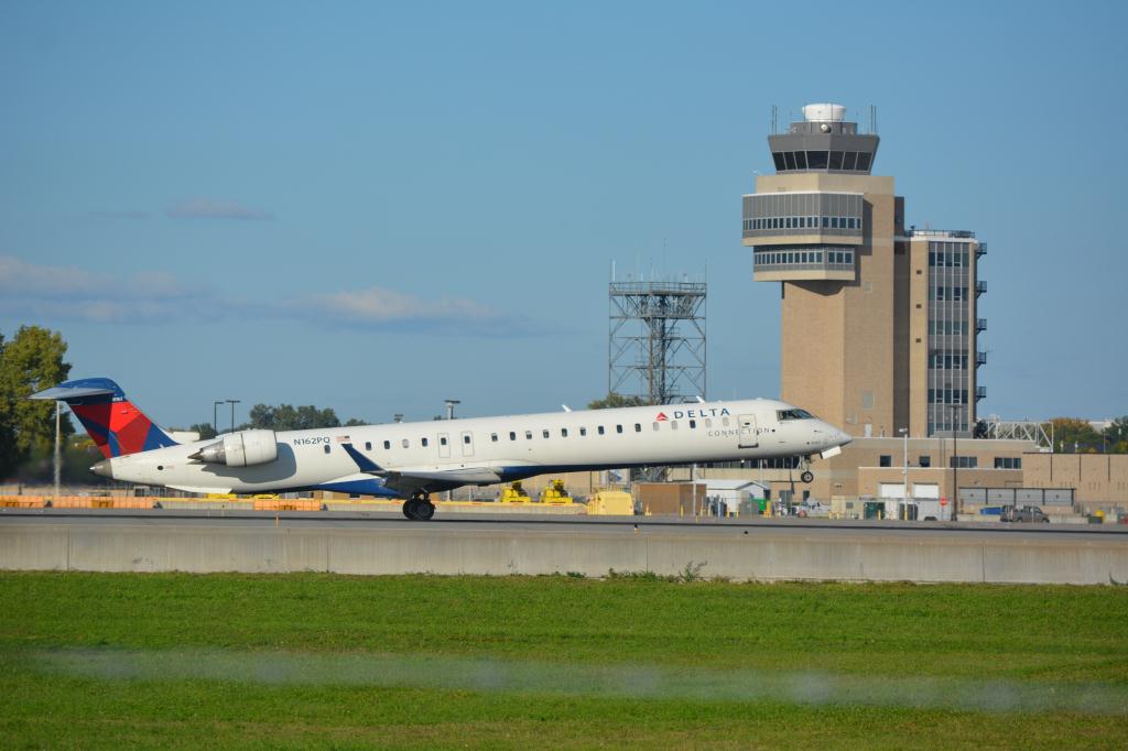 Photo of aircraft N162PQ operated by Delta Connection