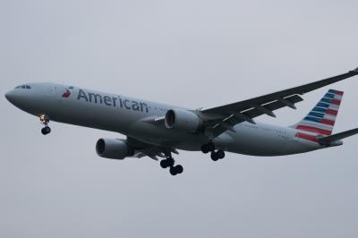 Photo of aircraft N274AY operated by American Airlines