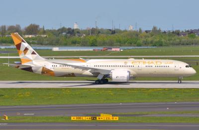 Photo of aircraft A6-BLF operated by Etihad Airways