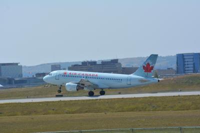 Photo of aircraft C-GAQZ operated by Air Canada