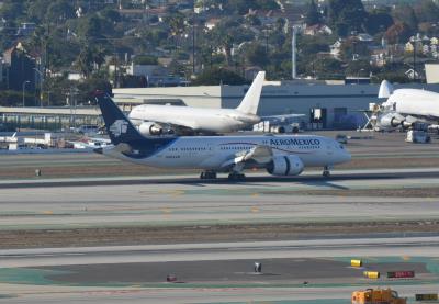 Image of aircraft registration N965AM - A 787-8 Dreamliner operated by Aeromexico