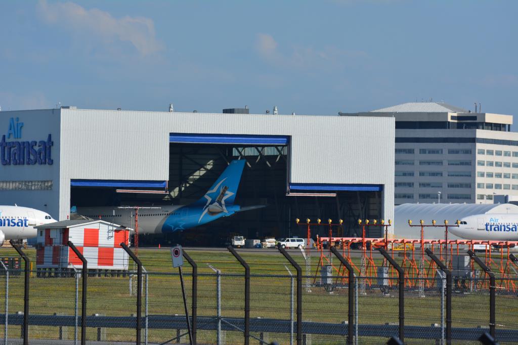 Photo of aircraft C-GUBL operated by Air Transat