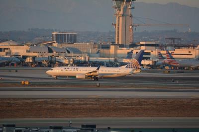 Photo of aircraft N77261 operated by United Airlines